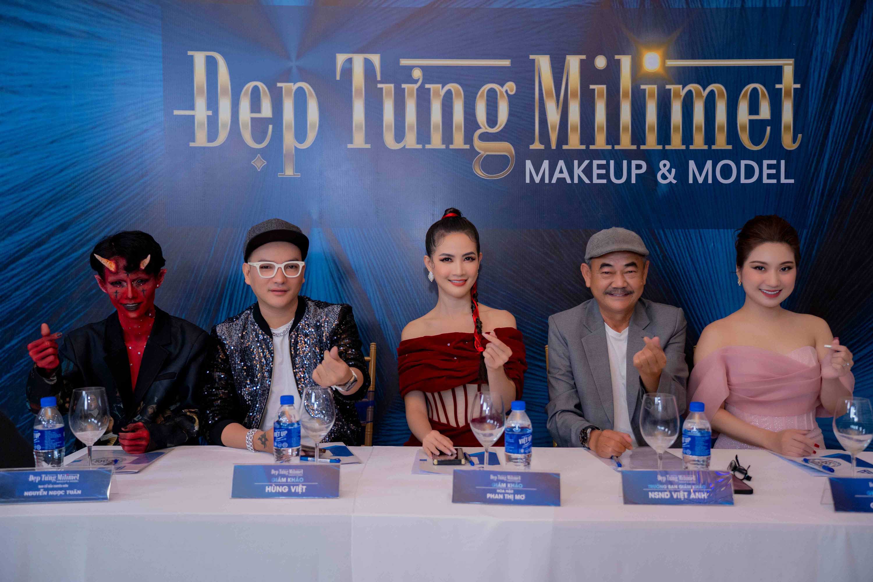 Gioi-thieu-ve-Hung-Viet-MakeUp---Academy